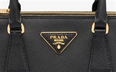 how to identify Prada purses